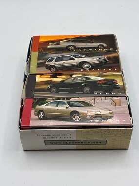 2001 Ryder Cup Oldsmobile Limited Edition 12 Golf Ball Collector Set Strata